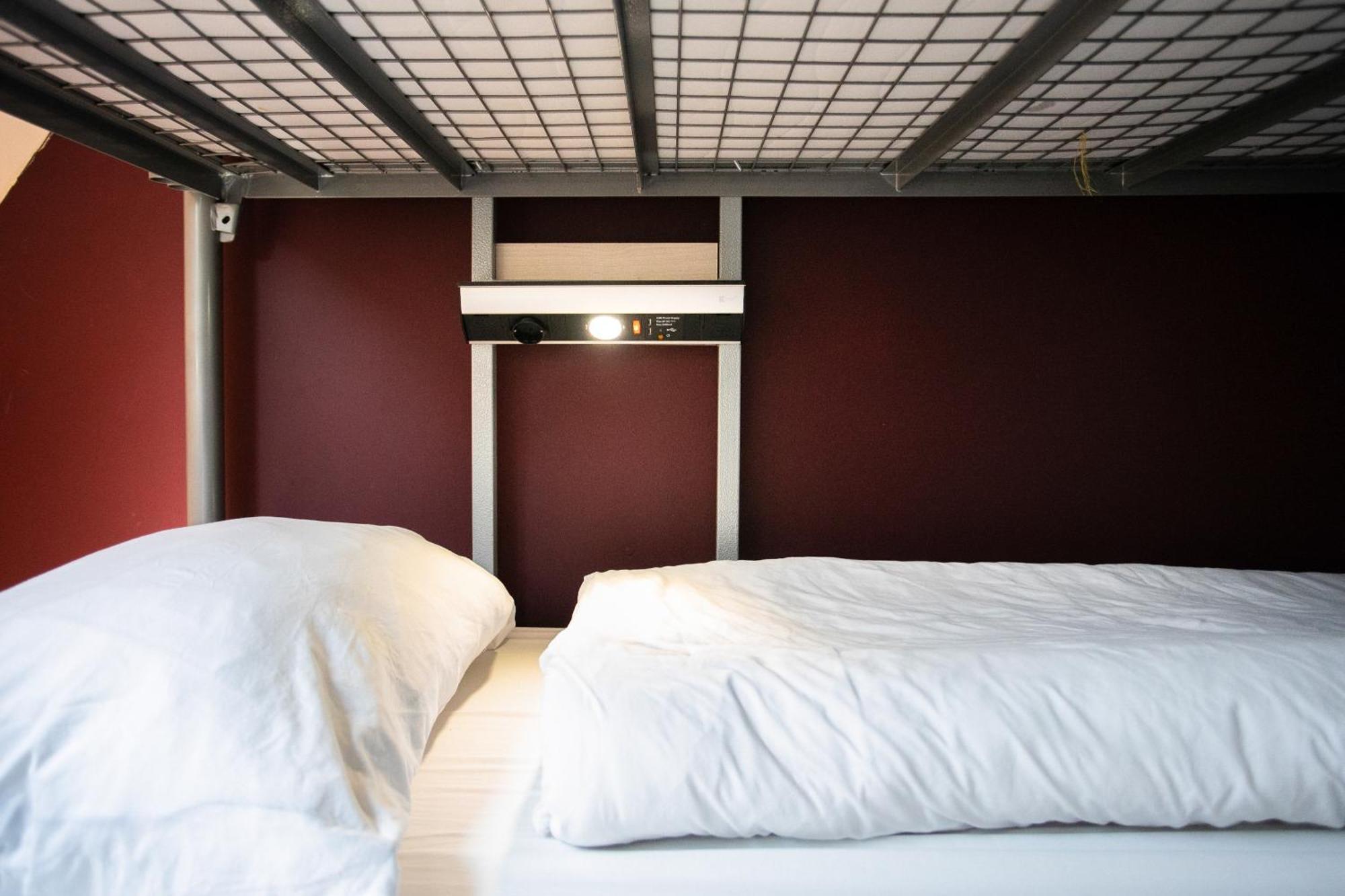 St Christopher'S Inn Hostel At The Bauhaus Bruges Room photo