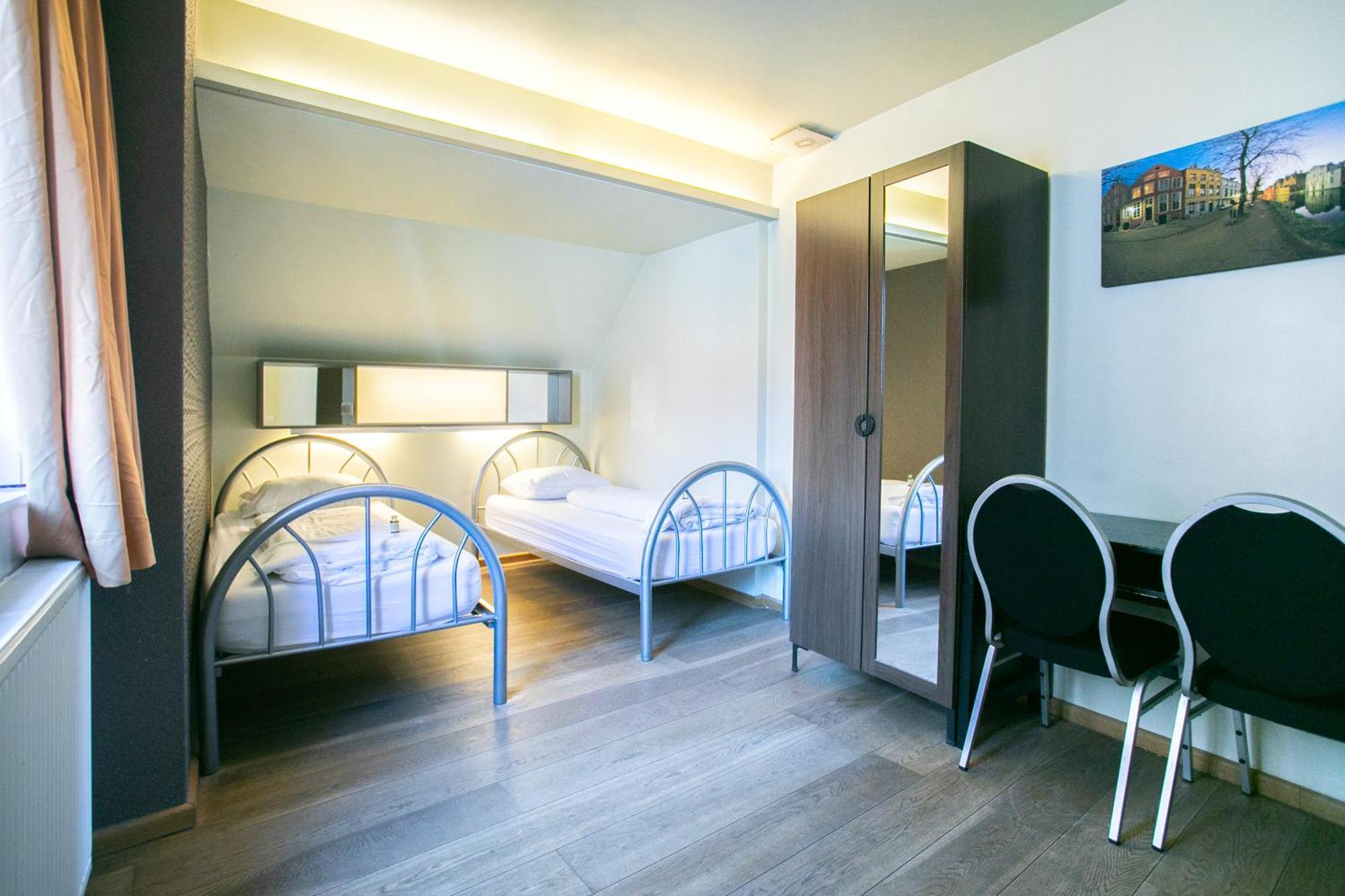 St Christopher'S Inn Hostel At The Bauhaus Bruges Room photo