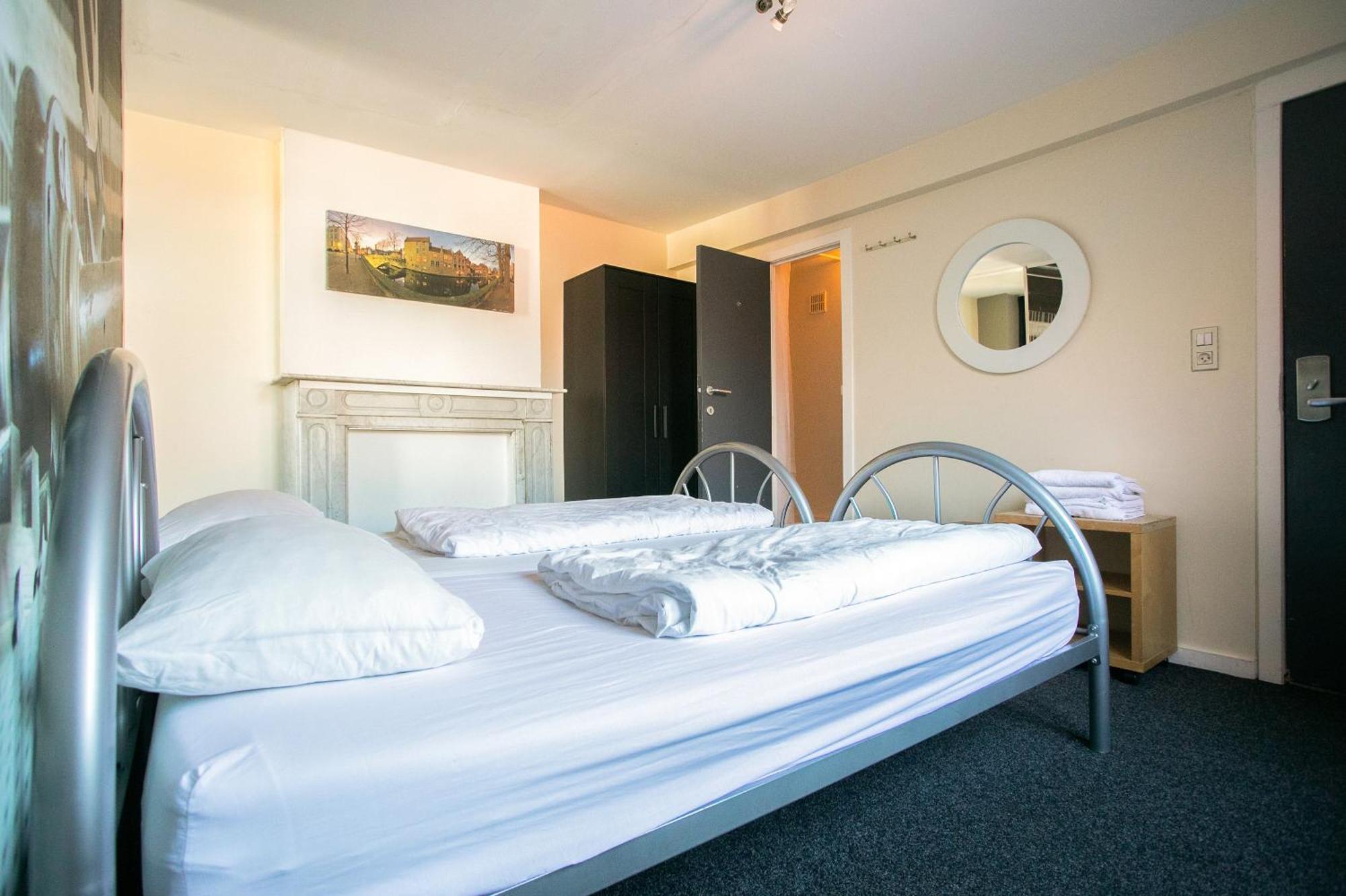 St Christopher'S Inn Hostel At The Bauhaus Bruges Room photo