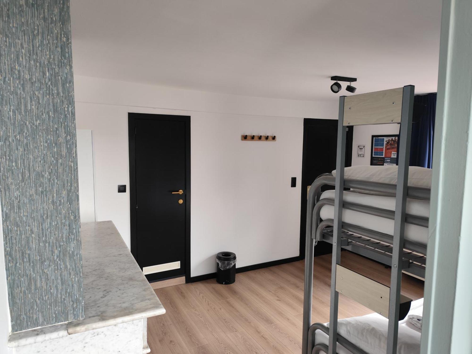 St Christopher'S Inn Hostel At The Bauhaus Bruges Room photo